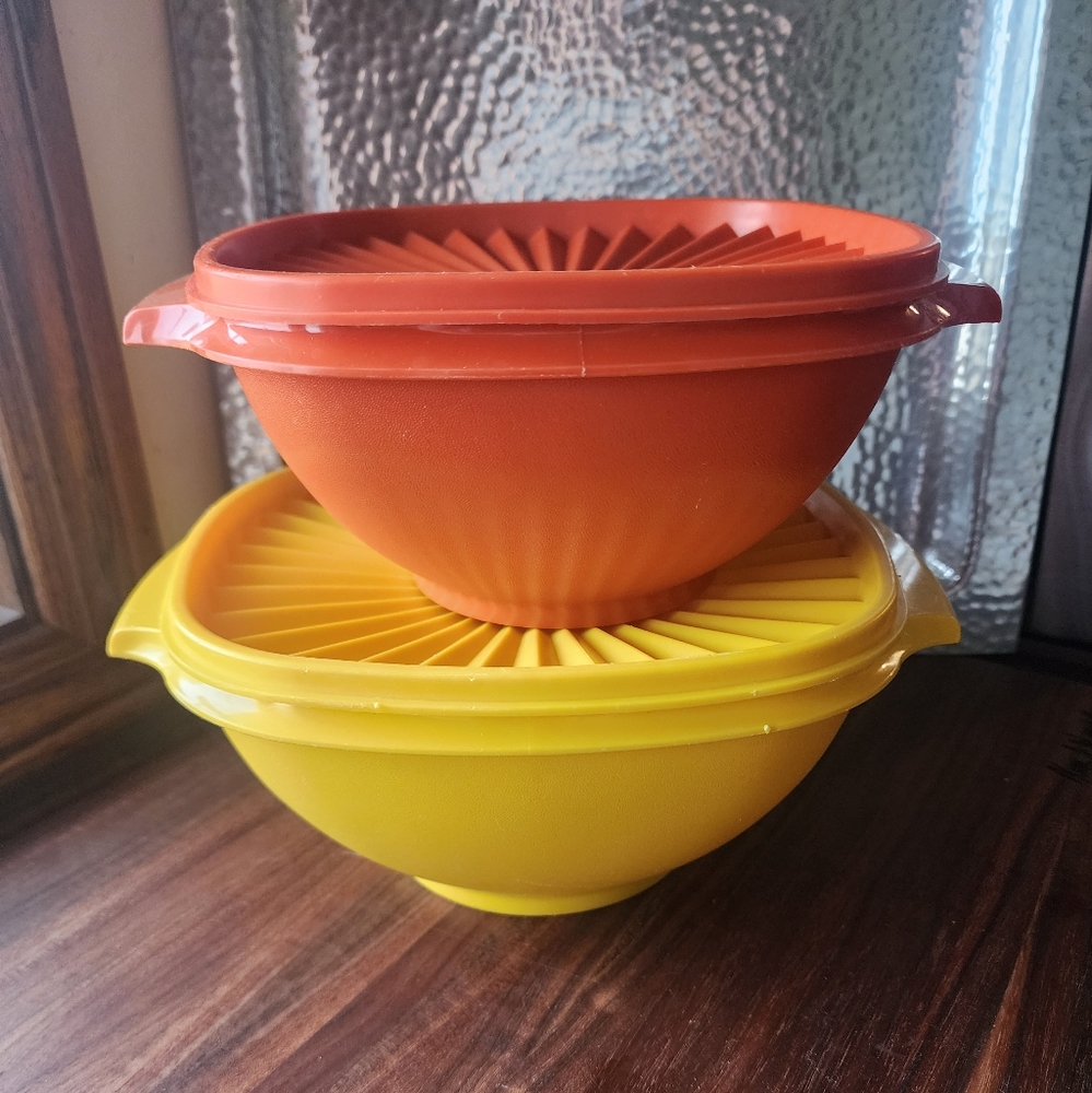 Vintage Tupperware‎ Round Servalier Containers in Yellow & Rust